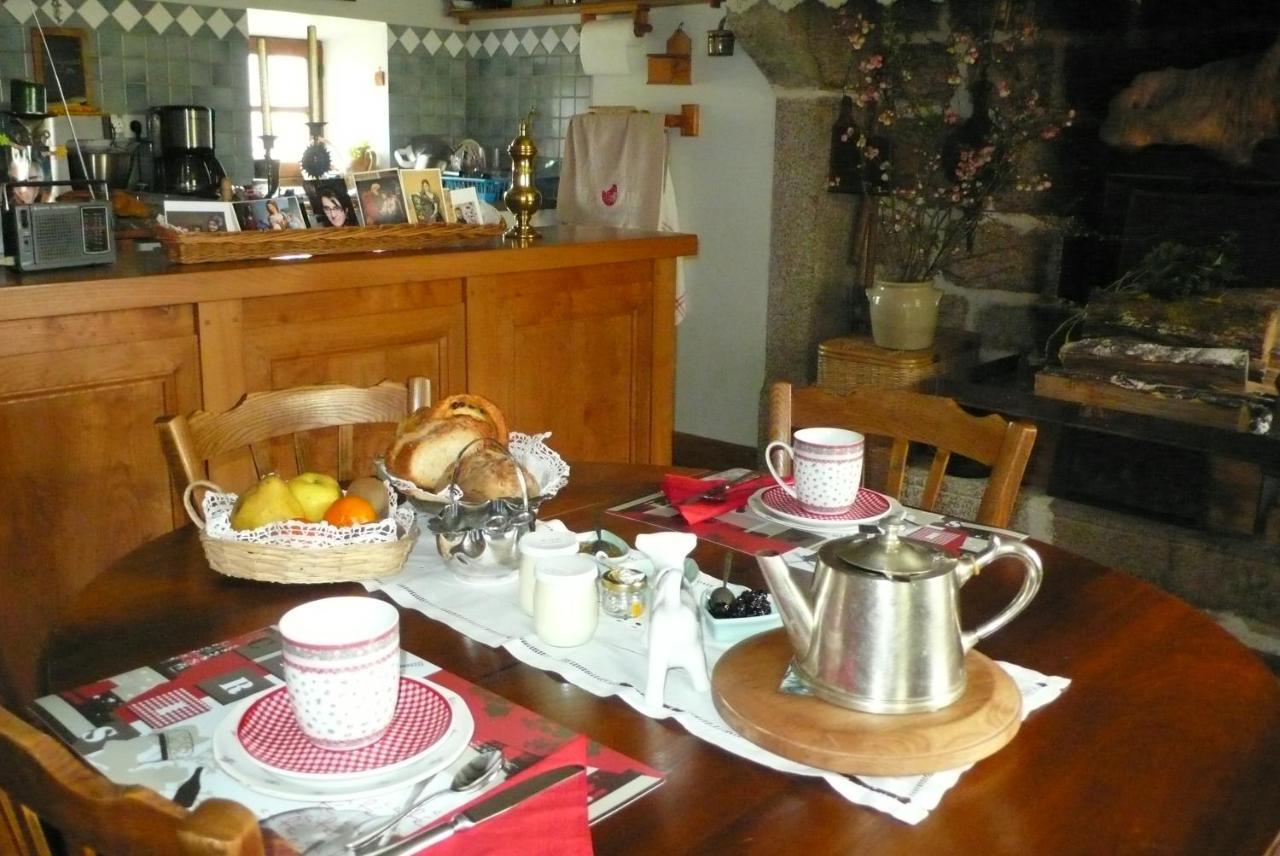 Chez Geppetto Bed & Breakfast Saint-Georges-Nigremont Dış mekan fotoğraf